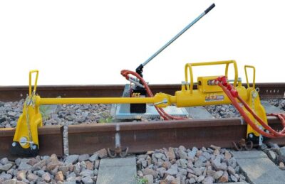 Hydraulic rail stressor to approach/remove rails MI 8 - Image 2