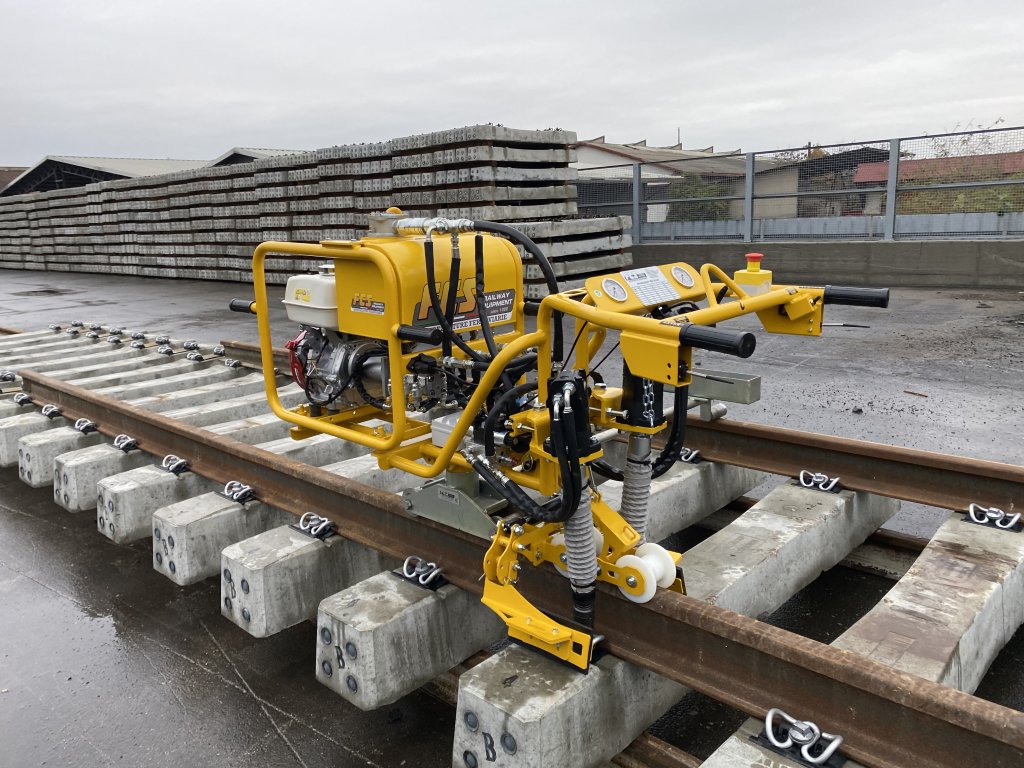 Vossloh e-clip machine