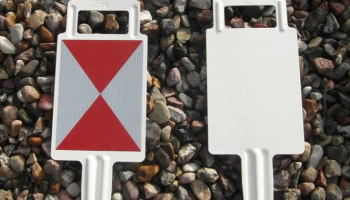 train rear plate